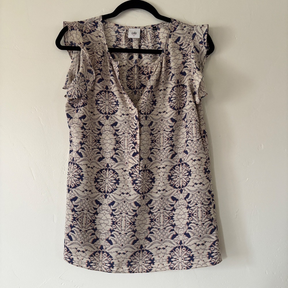 Cabi Style 3074 Blue and Cream Flutter Sleeve Damask Blouse Small